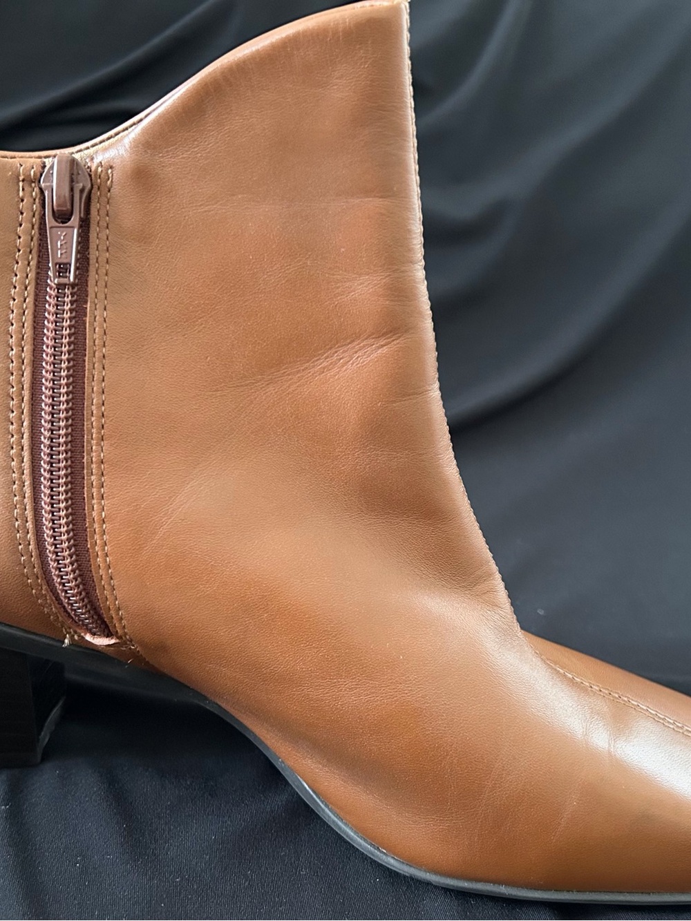 Easy Spirit, Andersont Tan Leather Square-Toe Ankle Boots - 8.5W - Picture 3 of 7